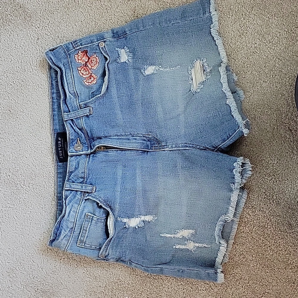 Embroidered Jean shorts